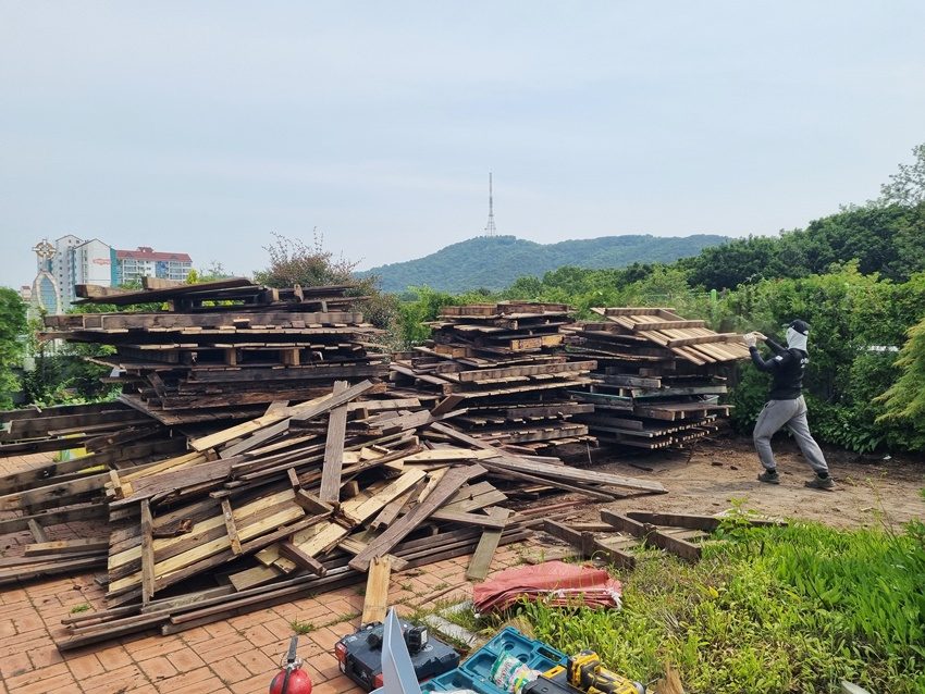 옥상정원 노후 데크 철거 10